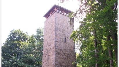 Bild: R. Kreuzer
Der Vierlingsturm auf dem Fischerberg: Der OWV-Zweigverein Weiden begeht dort mit einem Gottesdienst und einem Fest sein 145-jähriges Bestehen.