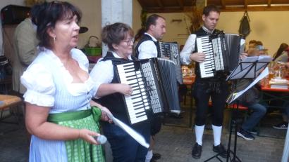 Bild: mad
Die Musikanten boten den zahlreichen Besuchern einen unterhaltsamen Abend.