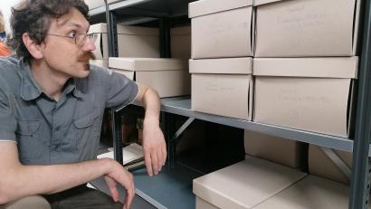 Bild: kec
Manche Urkunden oder Protokolle haben ihre dauerhafte Bleibe gefunden. Andere muss Archivar Gotthard Kemmether noch auspacken und ordnen.