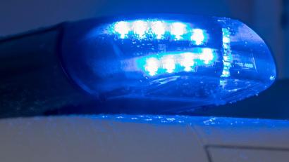 Symbolbild: Jens Büttner/dpa
Auf eine Polizeikontrolle folgen Anzeigen.