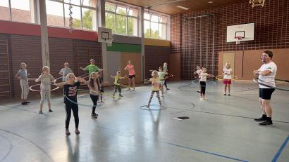 Bild: vsr
Bei den verschiedenen Hula Hoop-Übungen bewiesen die Ferienkinder ihr sportliches Talent.