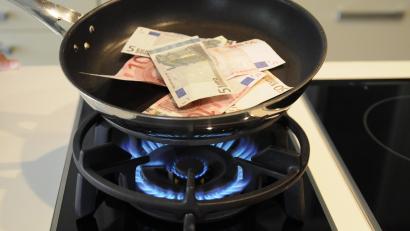 Bild: Petra Hartl
Die Amberger Stadtwerke erhöhen die Abschläge auf Gas und Fernwärme ab November deutlich.
