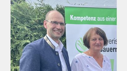 Bild: Bayerischer Bauernverband
Ely Eibisch und Rita Götz sind nun an der Spitze des Bayerischen Bauernverbands in der Oberpfalz.