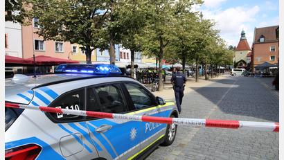 Bild: Sebastian Böhm
Eine Frau hat mit einem Degen in der letzten Woche mehrere Personen in der Weidener Innenstadt verletzt.