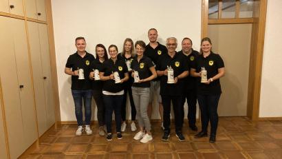 Bild: Angelika Prem/exb
Beim Ehrenabend der Kolping-Fanfarengruppe ehrt Rainer Dobmeier (Zweiter von rechts) unter anderem Philipp Kleber, Maria Uhlemann, Franziska Ebnet, Anna Lang, Anna Straßburger, Matthias Kraus, Norbert Dobmeier und Lydia Gschrey (von links)