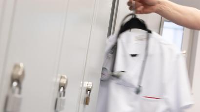 Bild: Friso Gentsch
Laut Krankenhausgesellschaft droht der Versorgung in Krankenhäusern wegen der Krise der Zusammenbruch: Bayerische und Oberpfälzer Kliniken berichten von steigenden Energie- und Sachkosten.