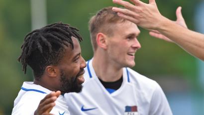 Bild: Büttner
Sopuruchukwu Eleazu (links) war der gefeierte Held des FC Vorbach: Beim Sieg im Spitzenspiel beim SV Kohlberg traf er gleich doppelt.