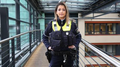 Bild: Polizei Köln/dpa
Özlem Yagmur im Polizeipräsidium Köln.