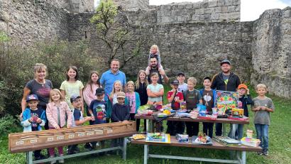 Bild: fz
Letzte Ferienaktion auf der Burg Leuchtenberg mit anschließender Preisverleihung für die fleißigsten Teilnehmer.