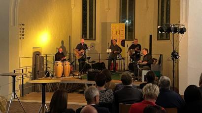 Bild: Marko Pammer/exb
„Ollie und die Blinden“ spielten in der Spitalkirche.