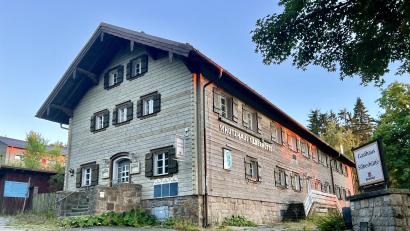Bild: Eichl
Die Pläne für das "Erste Europäische Klima- und Naturverständniszentrum" auf der Silberhütte überschneiden sich eventuell mit Plänen der KZ-Gedenkstätte Flossenbürg. Beide Seiten betonen aber, sich nicht Konkurrenz machen zu wollen.