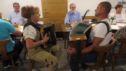 Bild: jzk
Obwohl Christine Bleiber und Karl-Heinz Böhm noch nie miteinander musiziert haben, klappte ihr Zusammenspiel hervorragend.