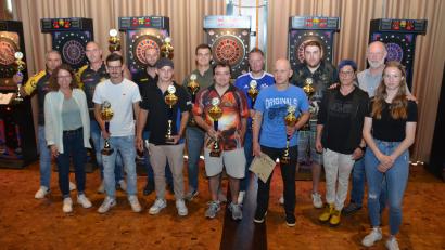 Bild: dob
Die besten Darter der gesamten nördlichen Oberpfalz reisten zum Abschlussturnier der Ostmarkliga in die Vohenstraußer Stadthalle. Sie freuten sich über hohe Preisgelder.