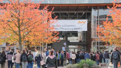Bild: Wiesel/OTH Amberg-Weiden/exb
Viele junge Menschen werden im Oktober ein Studium in Amberg und Weiden beginnen und sind auf der Suche nach einer bezahlbaren Wohnung.