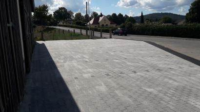 Bild: Uwe Groß/exb
Beim Friedhof sind neue Parkplätze angelegt worden.