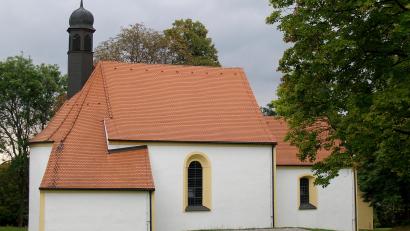 Archivbild: sön
Die idyllisch auf dem Eggenberg bei Ensdorf gelegene Wallfahrtskirche lädt ab Sonntag zum Bergfest ein.