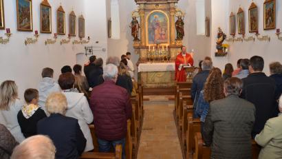 Bild: dob
Pfarrvikar Ronald Liesaus feiert erstmals den Patroziniumsgottesdienst mit den Altentreswitzern.