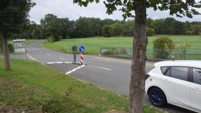 Bild: fz
Kommt die Beschränkung auf 70 km/h auf der Gemeindeverbindungsstraße zwischen Weiherhammer und Etzenricht dauerhaft? Diese Frage wird in der Sitzung des Gemeinderats Etzenricht noch nicht endgültig beantwortet.