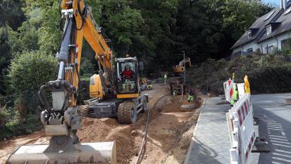 Bild: Wolfgang Steinbacher
Derzeit befindet sich an der Dr.-Robert-Strell-Straße in Amberg eine Baustelle. Die Anwohner der Gümbelstraße kommen momentan nur über die Luitpoldhöhe zu ihren Häusern.