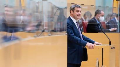 Symbolbild: Sven Hoppe
Ministerpräsident Markus Söder hat eine stufenweise Angleichung der Bezahlung von Lehrkräften in Aussicht gestellt.