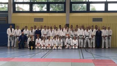 Bild: Stefan Haberl/exb
Die Lehrgangsteilnehmer lernten viel über Vielfältigkeit und Vielseitigkeit im Ju-Jutsu.
