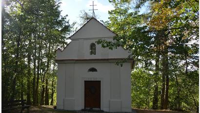 Bild: jr
Abgeschlossen ist die Sanierung der Kalvarienbergkapelle (Bild) bei Konnersreuth.