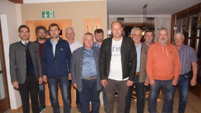 Bild: fz
Thomas Kleber (Fünfter von rechts) ist der neue Kreisvorsitzende der Arbeitsgemeinschaft Landwirtschaft in der CSU.