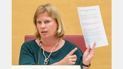 Archivbild: Peter Kneffel/dpa
Die bayerische SPD-Gesundheitspolitikerin Ruth Waldmann.