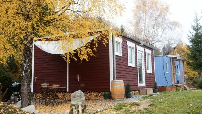 Archivbild: Gabi Schönberger
Für ein kleines Grundstück im Brander Baugebiet hat ein Bauwerber eine Anfrage für ein Tiny-Haus gestellt. In Mehlmeisel gibt es mit dem Tiny-House-Village (Bild) gar ein ganzes "Dorf" aus den kleinen Häusern.