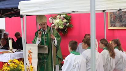 Bild: mrr
Bischof Rudolf Voderholzer zelebrierte den Festgottesdienst auf dem Eggenberg.