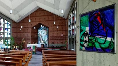 Archivbild: tr
In der St.-Peter-Kirche in Tirschenreuth wurde ein Kirchenfenster mit einer Bierflasche eingeworfen.