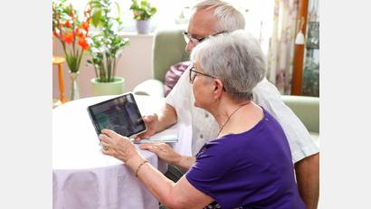 Symbolbild: Jan Woitas/dpa
Wenn Großeltern der Kontakt zu den Enkeln verboten wird, gibt es Gesprächsbedarf - und nun auch eine Anlaufstelle für Menschen mit dieser Sorge in Weiden.
