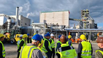 Bild: sne
Der Stadtrat besichtigt die Naturheld-Baustelle der Ziegler Group im Industriegebiet Hütten.
