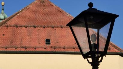 Bild: Portner
Die dekorativen Laternen in der Altstadt bleiben bei der Umrüstung der Straßenbeleuchtung erhalten. Sie werden mittels Umbausatz zu LED-Leuchten.