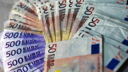 Symbolbild: Jens Kalaene/dpa
Über den Umgang mit Geld herrscht im Gemeinderat Illschwang ein breiter Konsens.