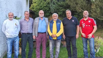 Bild: njn
Auf dem Bild (von links) Zweiter Vorsitzender Franz Bauer jun., Norbert Härtl, Roland Lochner, erstplatzierter Reinhold Wegmann, Dieter Döppl und Vorsitzender Andreas Wittmann.