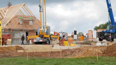 Symbolbild: Petra Hartl
Trotz explodierender Energiepreise, steigender Zinsen und wachsender Unsicherheit: Es wird weiter gebaut.