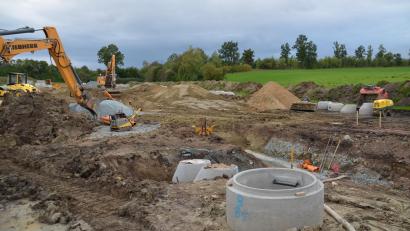 Bild: ak
Baugebiet in Haidenaab
Im Zuge der Erschließung des neuen Baugebietes in Haidenaab musste auch ein Baum gefällt werden.