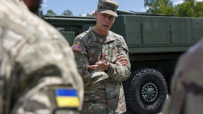 Archivbild: Sgt. 1st Class Zach Sheely
US-General Daniel Hokanson in Grafenwöhr. Im Juni besuchte er den Übungsplatz und informierte sich bei ukrainischen Soldaten auch über deren Ausbildung.