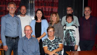 Bild: lep
Ein starkes Team ist der neue Vorstand der Siedlergemeinschaft Kirchenthumbach um Vorsitzenden Markus Kleber (vorne, links). Neuer Schriftführer ist Siegfried Failner (stehend, links).