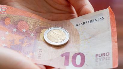 Symbolbild: Fernando Gutierrez-Juarez
12 Euro: Ab diesem Samstag muss jeder Arbeitnehmer in Deutschland je Stunde mindestens diesen Betrag erhalten.