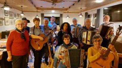 Bild: Böhm/exb
Beim Sänger- und Musikantentreffen im Premenreuther Sportheim herrschte ausgelassene Stimmung.