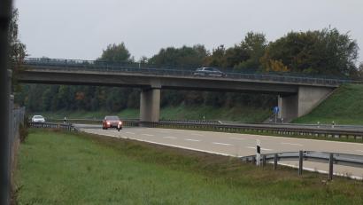 Bild: fjo
Während der Verkehr auf der A 6 uneingeschränkt passieren kann, trifft eine ab heute kommende Vollsperrung alle Teilnehmer, welche über die Autobahnbrücke weiterkommen wolle.
