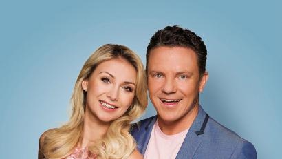 Bild: Thomann Management/exb
Anna-Carina Woitschack und Stefan Mross sind beim Südtirol-Special im ACC auf der Bühne.