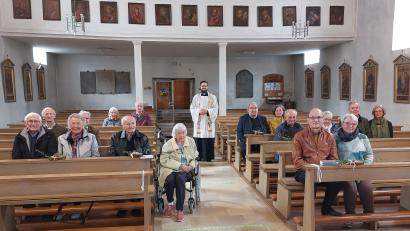 Bild: exb
Ehejubilare aus der Pfarrei Kastl feiern in der Marktkirche eine Andacht.