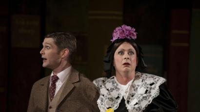 Bild: Sabina Tuscany/exb
Ein Szenenfoto aus Charleys Tante. Das berühmte Stück ist in Amberg als Operette zu sehen.