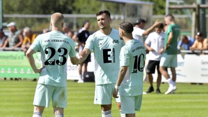 Archivbild: Hubert Ziegler
Raffael Kobrowski, Giuliano Nyary und Tim Sulmer (von links) von der DJK Ammerthal wollen mal wieder einen Sieg landen.