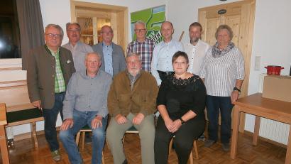 Bild: bsc
Das neue Vorstandsteam des Verbandes Wohneigentum Kreisverband Tirschenreuth: (vorne, von links) Fritz Bergmann, Otmar Zeitler und Kathrin Krieger sowie (hinten, von links) Toni Dutz, Reimund Frech, Toni Hauer, Hermann Stobitzer, Stefan Eckl, Andre Putzlocher und Erna Ulrich.