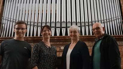 Bild: Kirchenchor Plößberg/exb
Das Corona-Quartett des Kirchenchors Plößberg mit (von links) Florian Löw, Carolin Gmeiner, Rosita Schmid und Willi Härtl musizierte kürzlich beim Benefiz-Festival in Mariaschein bei Teplitz.