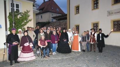 Bild: Rainer Sollfrank/exb
Der FC-Bayern-Stammtisch aus Immenreuth nahm an einer historischen Stadtführung des HAK Kemnath teil.
